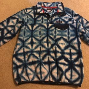 Blue and White Patagonia Fleece Pullover